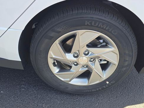 New 2026 Hyundai Sonata SE FWD image 12