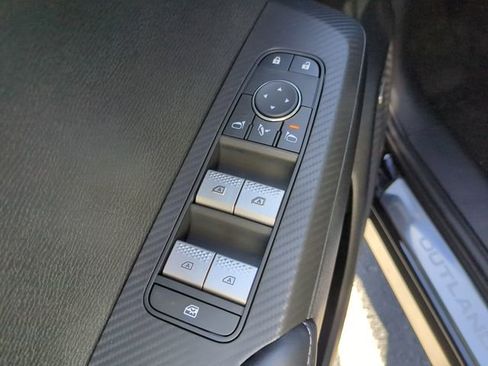 New 2026 Mitsubishi Outlander SE image 21