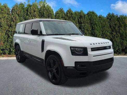 Used 2024 Land Rover Defender 130 X-Dynamic SE AWD/4WD image 3