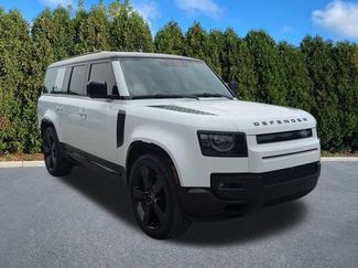 Used 2024 Land Rover Defender 130 X-Dynamic SE AWD/4WD video 3