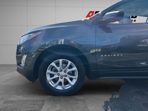 Used 2019 Chevrolet Equinox LS w/ LS Convenience Package image 24