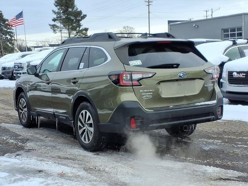 Used 2021 Subaru Outback Premium image 3