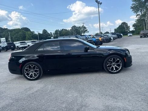 Used 2018 Chrysler 300 Touring w/ Sport Appearance Package RWD image 17