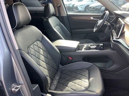 Used 2024 Volkswagen Atlas SEL Premium R-Line image 23