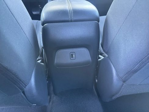 Used 2025 Nissan Sentra SV FWD image 18