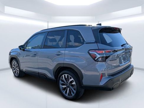 Used 2025 Subaru Forester Touring AWD/4WD image 5