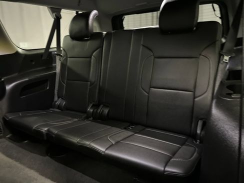 Used 2019 Chevrolet Suburban LT AWD/4WD image 23