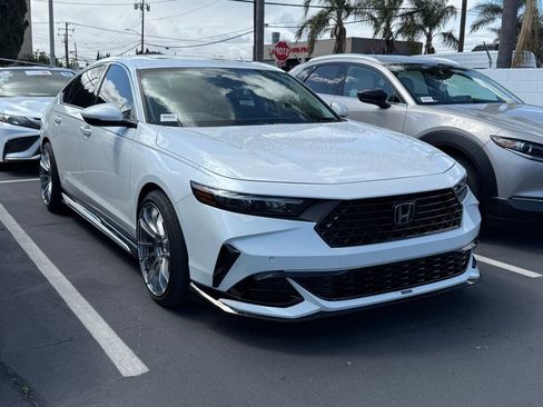 Used 2023 Honda Accord Touring image 1