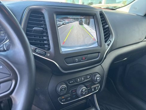 Used 2020 Jeep Cherokee Trailhawk AWD/4WD image 11