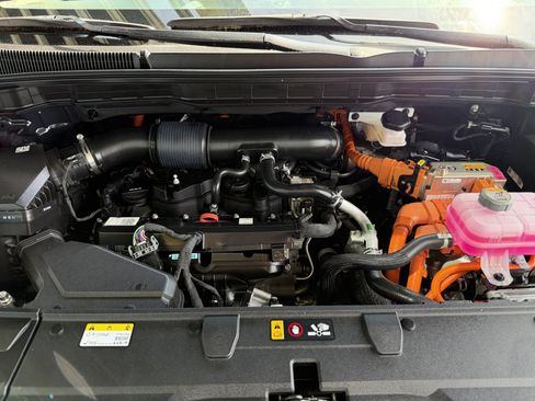 Used 2025 Kia Carnival SX w/ SX Dark Edition Package FWD image 46