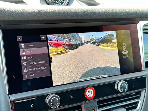 Certified 2026 Porsche Macan AWD/4WD image 17