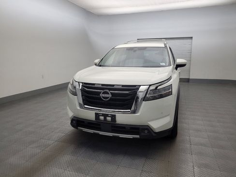 Used 2022 Nissan Pathfinder SL AWD/4WD image 15