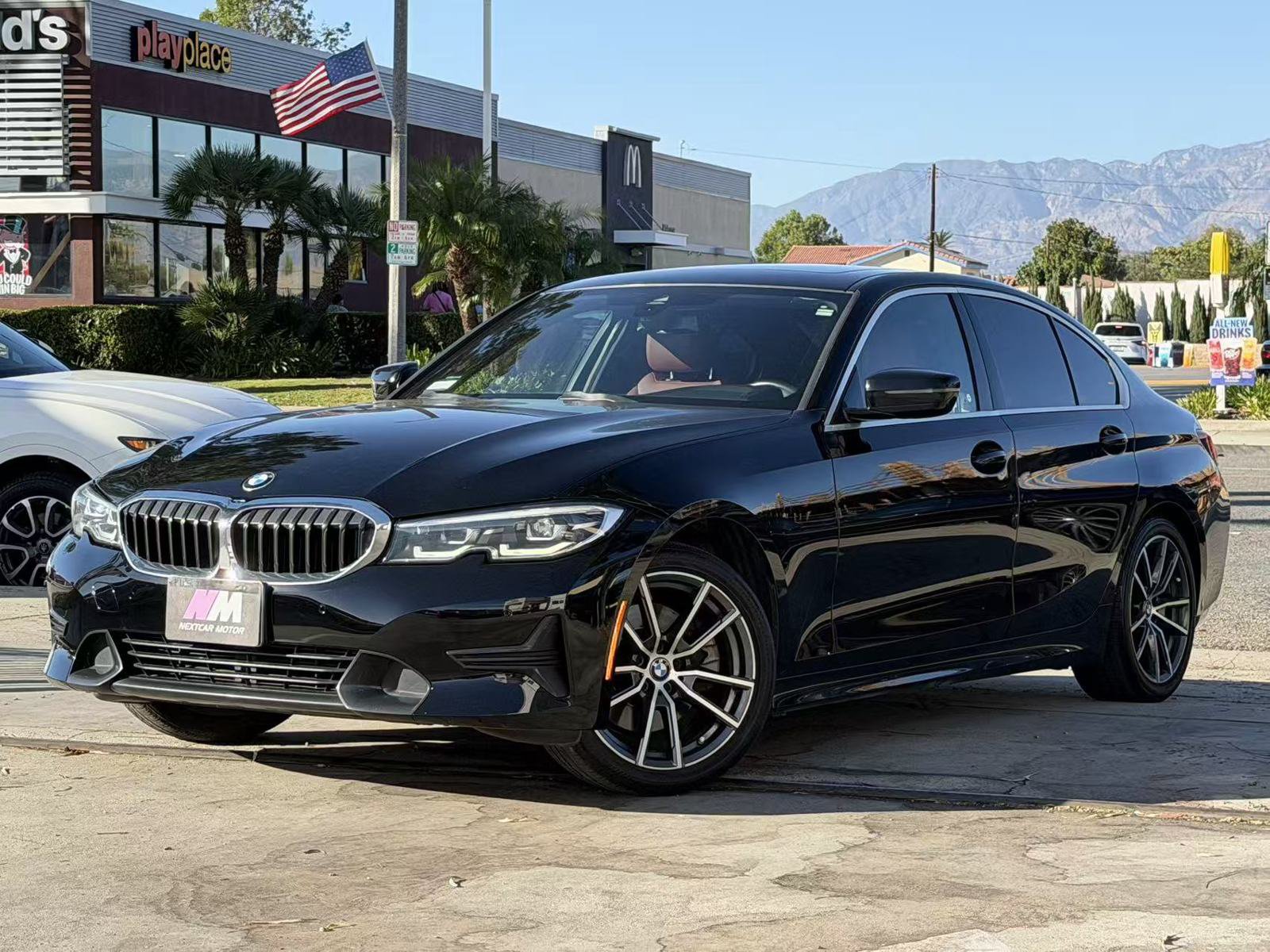 Used 2022 BMW 330i Sedan w/ Convenience Package RWD image 2