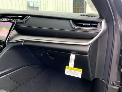 New 2025 Jeep Grand Cherokee Limited w/ Trailer Tow Package image 23