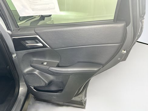 Used 2024 Mitsubishi Outlander SE image 31