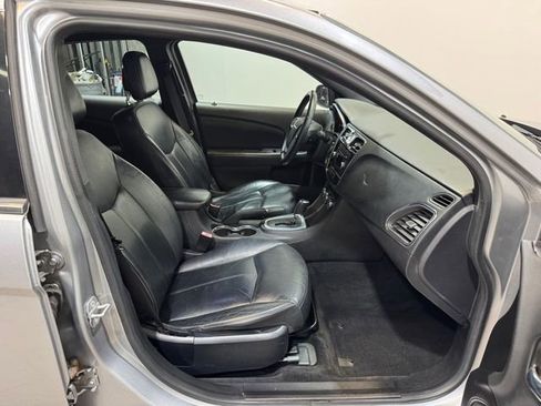 Used 2014 Chrysler 200 Limited image 22
