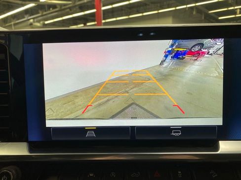 Used 2023 Chevrolet Silverado 1500 LT w/ Z71 Off-Road Package image 25