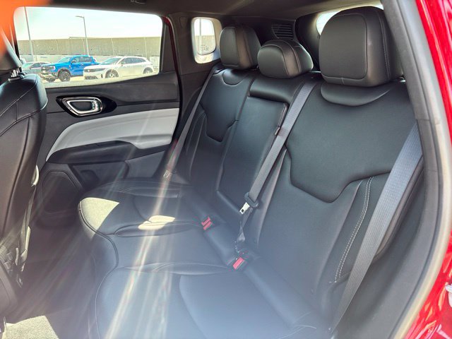 Used 2025 Jeep Compass Limited AWD/4WD image 12