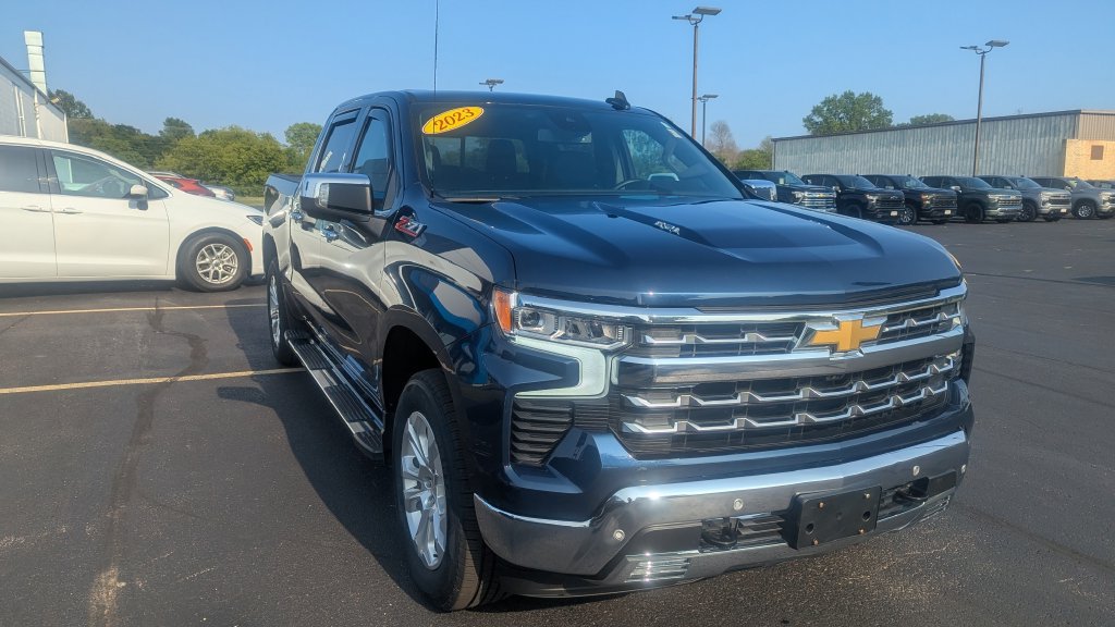Used 2023 Chevrolet Silverado 1500 LTZ AWD/4WD image 3