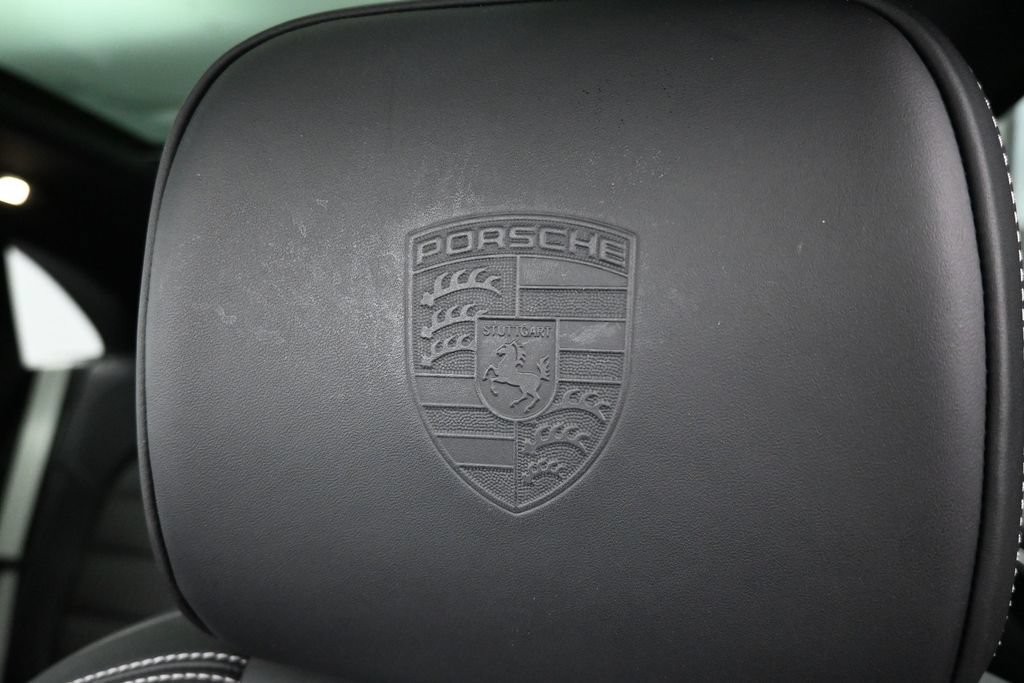 Used 2025 Porsche Macan AWD/4WD image 10