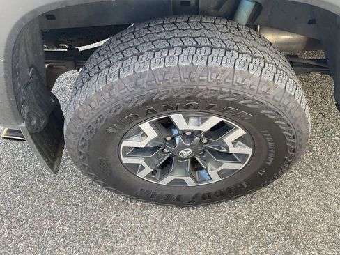 Certified 2023 Toyota Tacoma TRD Off-Road image 10