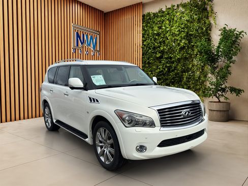 Used 2014 INFINITI QX80 4WD w/ Deluxe Touring Package image 1
