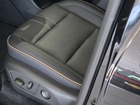 Certified 2025 Chevrolet Traverse High Country w/ LPO, Floor Liner Package AWD/4WD image 24
