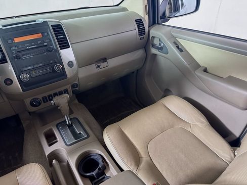 Used 2012 Nissan Frontier SL AWD/4WD image 21