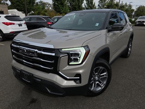 Used 2025 GMC Terrain Elevation w/ Technology Package II image 1