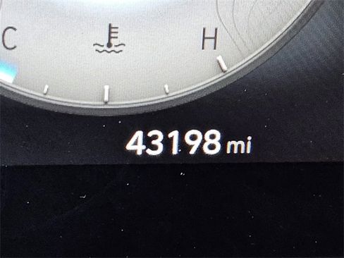 Used 2023 Hyundai Elantra SEL w/ Convenience Package image 31