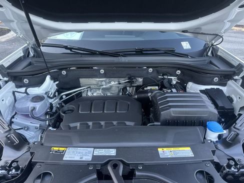 New 2026 Volkswagen Atlas Cross Sport SE image 26