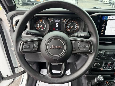 Used 2026 Jeep Wrangler Sport AWD/4WD image 13
