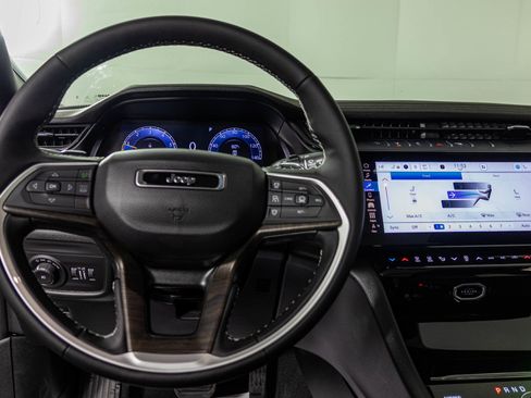 New 2026 Jeep Grand Cherokee L Limited AWD/4WD image 29