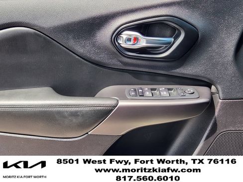 Used 2021 Jeep Cherokee Latitude Lux w/ Comfort/Convenience Group AWD/4WD image 22