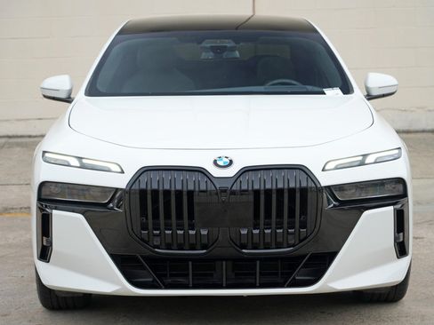 Used 2023 BMW 740i RWD image 60