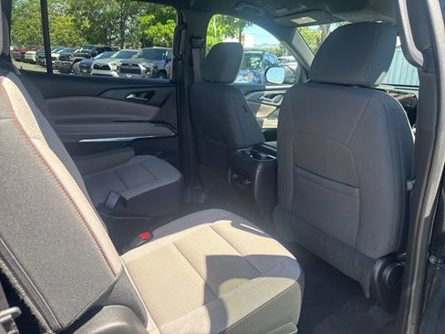 Used 2025 Chevrolet Traverse LT AWD/4WD image 31