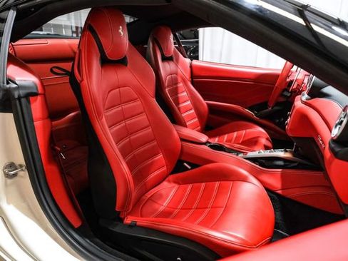 Used 2018 Ferrari California T image 39