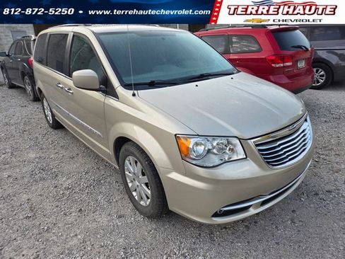 Used 2016 Chrysler Town & Country Touring w/ Driver Convenience Group FWD image 1
