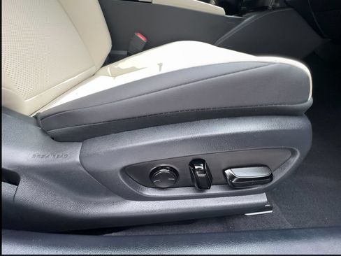 Used 2024 Lexus ES 350 w/ Premium Package FWD image 33