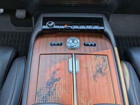 New 2025 Lincoln Navigator L Black Label image 17