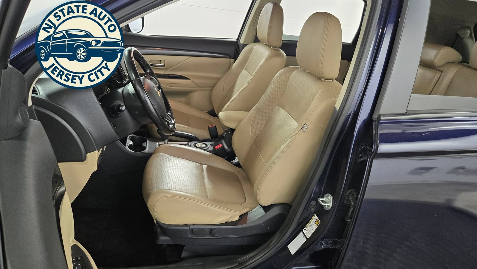 Used 2016 Mitsubishi Outlander SEL AWD/4WD image 27