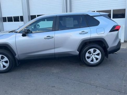 Used 2024 Toyota RAV4 LE FWD image 9