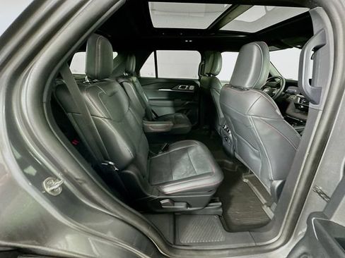 Used 2025 Ford Explorer ST AWD/4WD image 35