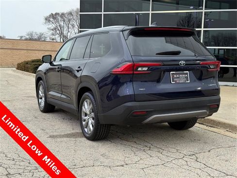 Used 2024 Toyota Grand Highlander Limited image 5