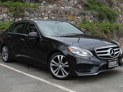 Used 2016 Mercedes-Benz E 350 4MATIC Sedan image 4