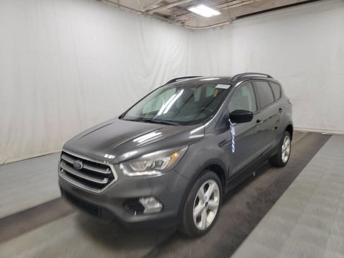 Used 2017 Ford Escape SE w/ Equipment Group 201A image 1