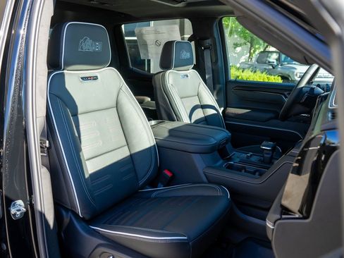 New 2026 GMC Sierra 1500 AT4X w/ AT4X AEV Edition image 9