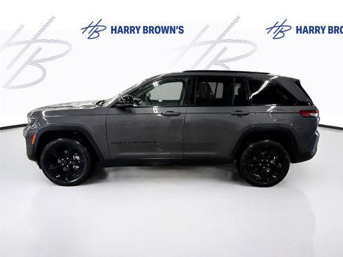 Used 2025 Jeep Grand Cherokee Limited w/ Black Appearance Package AWD/4WD image 7