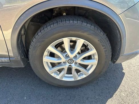 Used 2018 Nissan Rogue SV AWD/4WD image 13