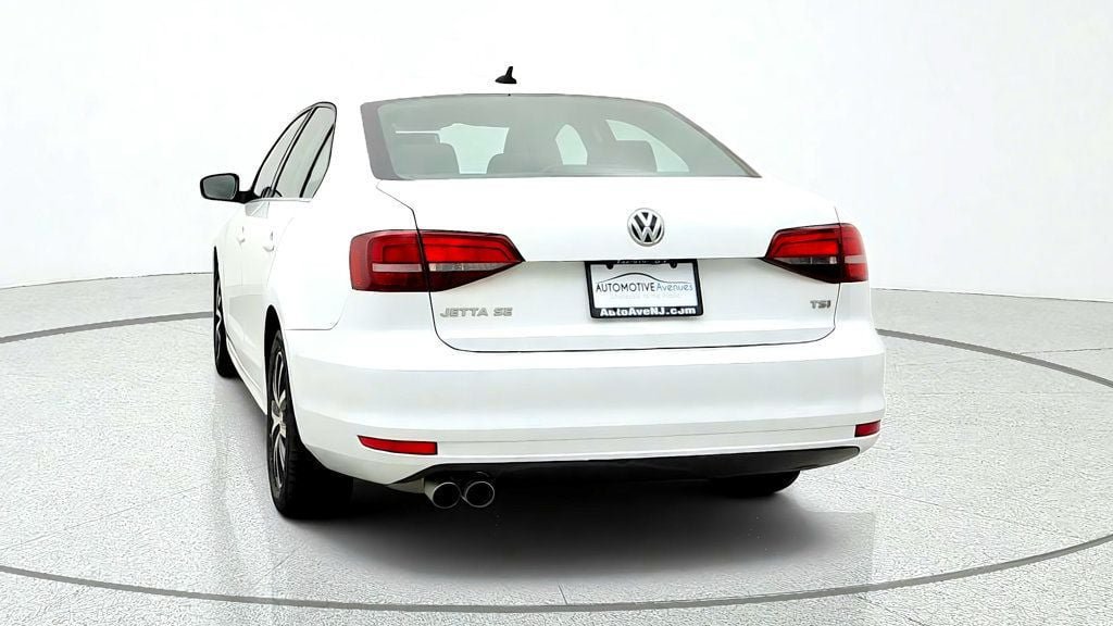Used 2018 Volkswagen Jetta SE FWD image 6